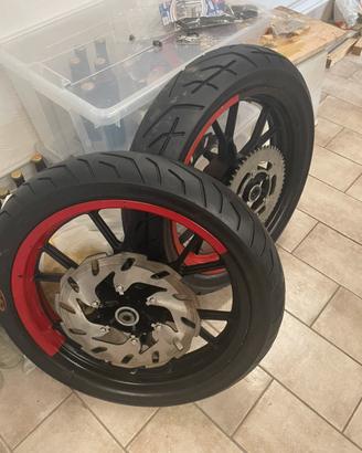 Cerchioni gommati motard