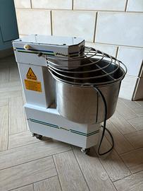 Impastatrice a spirale professionalr con ruote