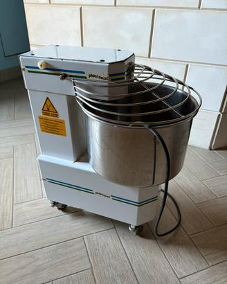 Impastatrice a spirale professionalr con ruote