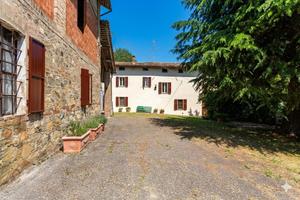 RUSTICO A TRAVERSETOLO