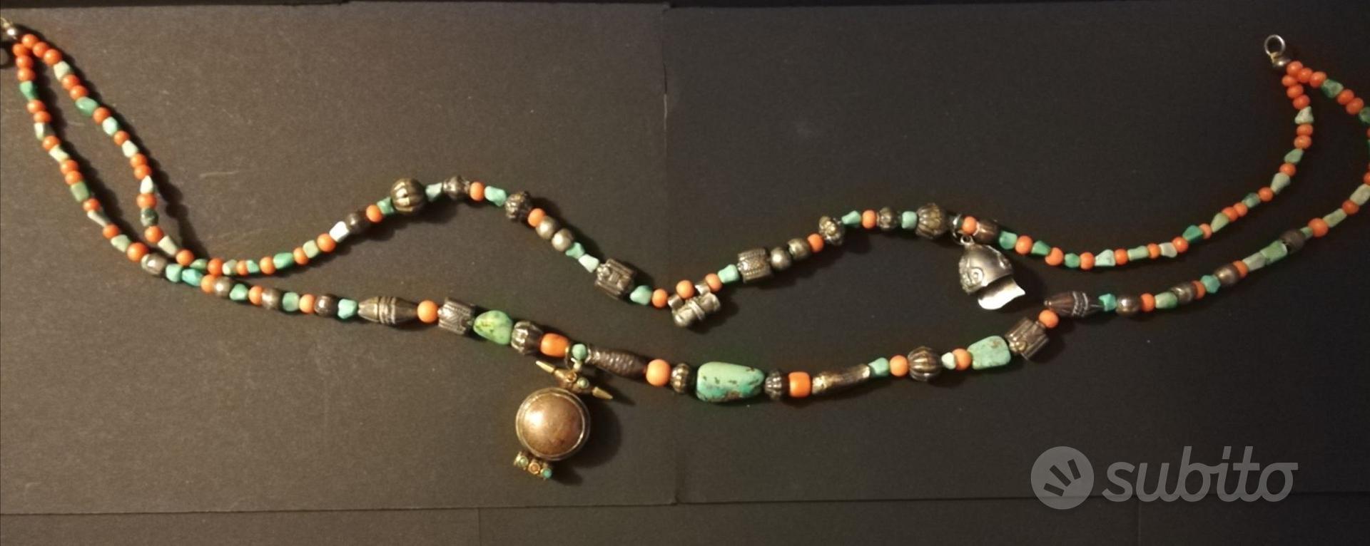 collana-etnica-con-turchesi-tibetani-e-coralli-abbigliamento-e