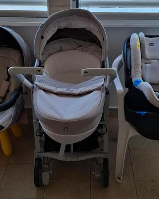 Trio chicco love ( Passeggino-Navicella-Ovetto)