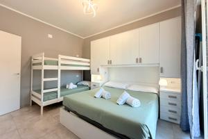 Bilocale a 50 mt dal mare con posto auto