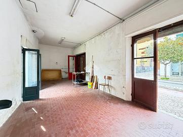NEGOZIO A ROSIGNANO MARITTIMO