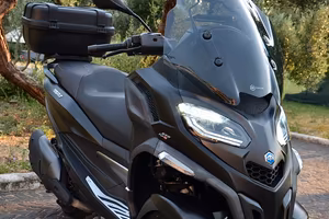 Piaggio MP3 530 exclusive + ACCESSORI