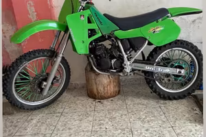 Moto kawasaki kx125