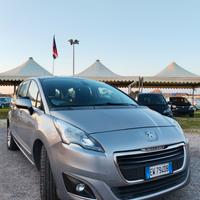 Peugeot 5008 1.6 HDi 115CV Allure