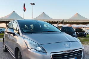 Peugeot 5008 1.6 HDi 115CV Allure