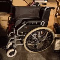 carrozzina a rotelle pieghevole 