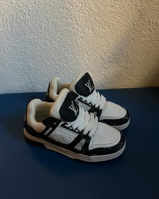 Louis Vuitton Sneaker (taglia 36 EU).
