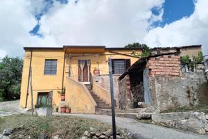 CASA SEMINDIPENDENTE A CERISANO