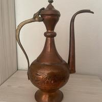 Caffettiera o teiera decorativa orientale