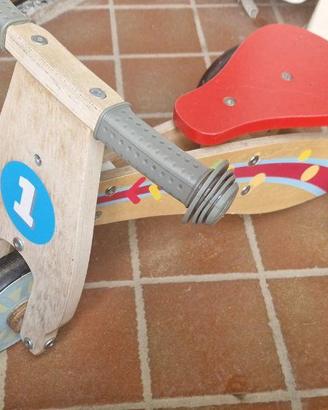 triciclo in legno senza pedali