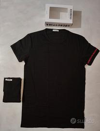 T-shirt Bikkembergs. 2 T-shirt colore Nero Tg.S