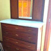 Cassettiera con specchiera