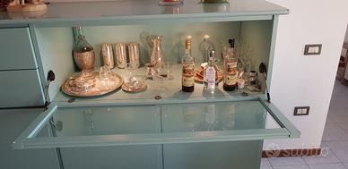 Credenza grandi dimensioni azzurra