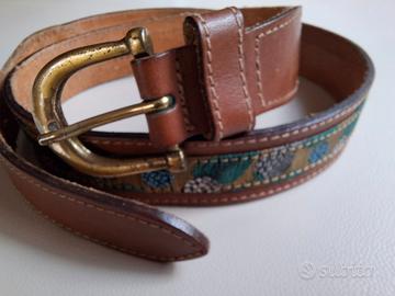 Cintura vintage in cuoio con rifiniture in tessuto