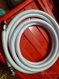 Flessibile in PVC, ideale per camper.