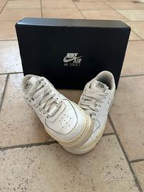 Scarpe Nike "Air Force One" N37/5 Bianche.