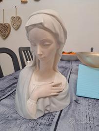 Busto della Madonna della Vergine Cattolica 