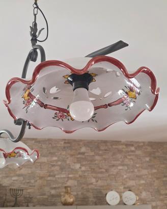lampadari in ferro battuto e ceramica 