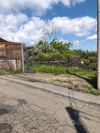 Terreno 500 mq edificabile 1100 mq agricolo