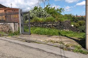 Terreno 500 mq edificabile 1100 mq agricolo