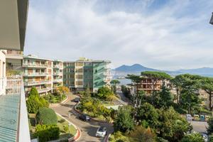 6 LOCALI A NAPOLI