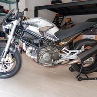 Monster 900