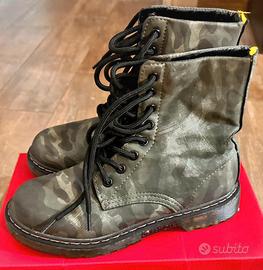 Tronchetti stile militare