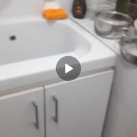 lavandino con mobile sotto