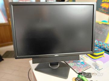 monitor 24 pollici Dell fotografia