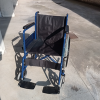 Sedia a rotelle pieghevole