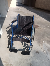 Sedia a rotelle pieghevole