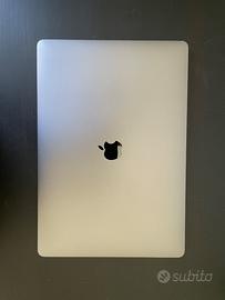 MacBook Pro 15” 2018 i7 6-Core – 16GB RAM – 256GB