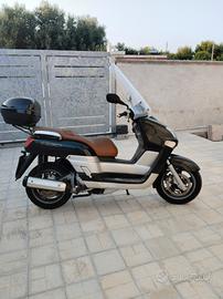 YAMAHA XC 300 VERSITY