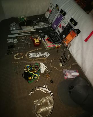 accessori e tutto ciò che si vede in foto!! 