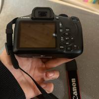 Canon 1300D + kit da viaggio NUOVA