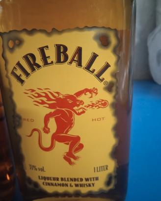 whisky 2 bottiglie Fireball.....shot