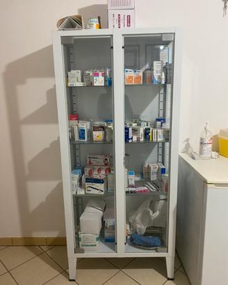 Vetrina di studio medico