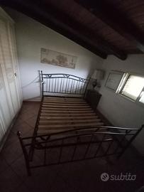 letto matrimoniale compreso in ferro 
