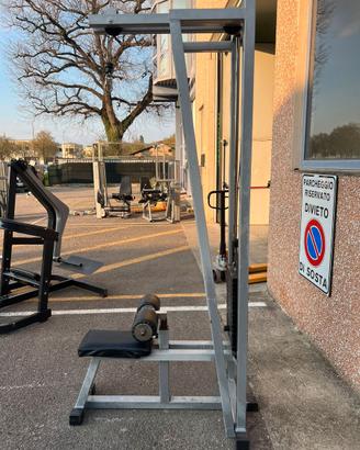 Stazione Lat Pull down technogym