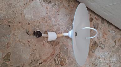 lampada a sospensione in vetro opalino