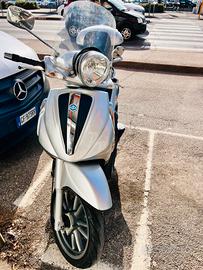 Beverly 250 ie tourer