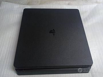 PS4 Slim 