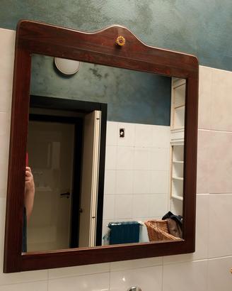 Specchio con cornice in legno arte povera