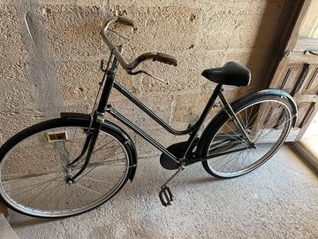 Bici antica da donna