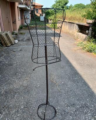 manichino in ferro