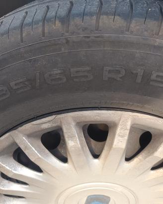4 Pneumatici Fiat Stilo Nokian 195/65/15 e cerchi