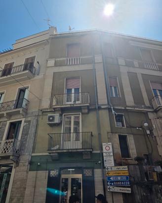 Abitazione con garage in pieno centro storico